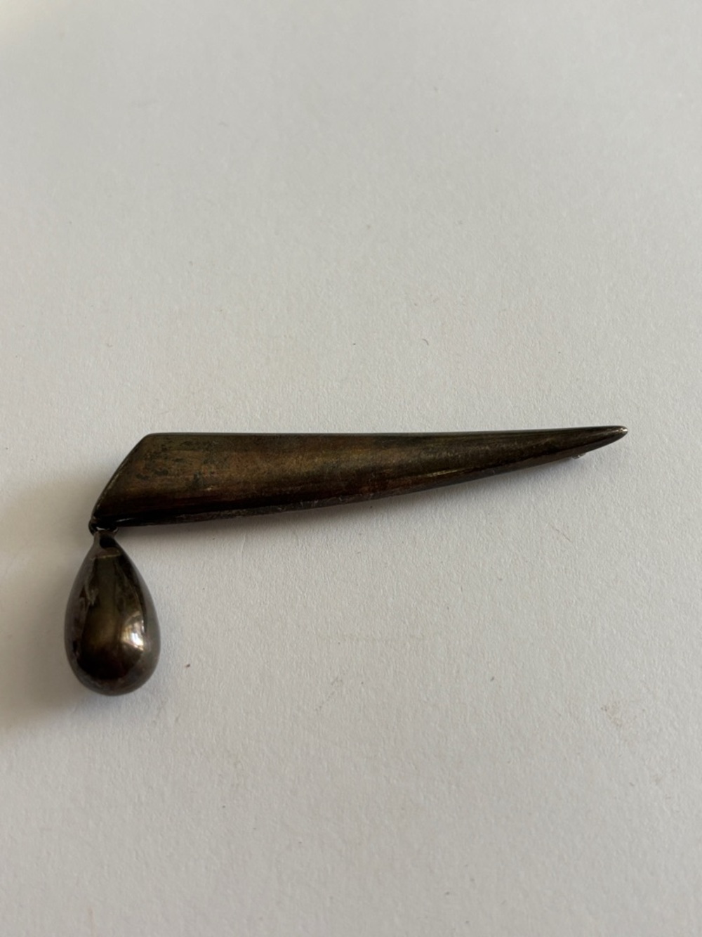 Bahamian Sterling silver Modern Teardrop brooch. - Picture 3 of 4